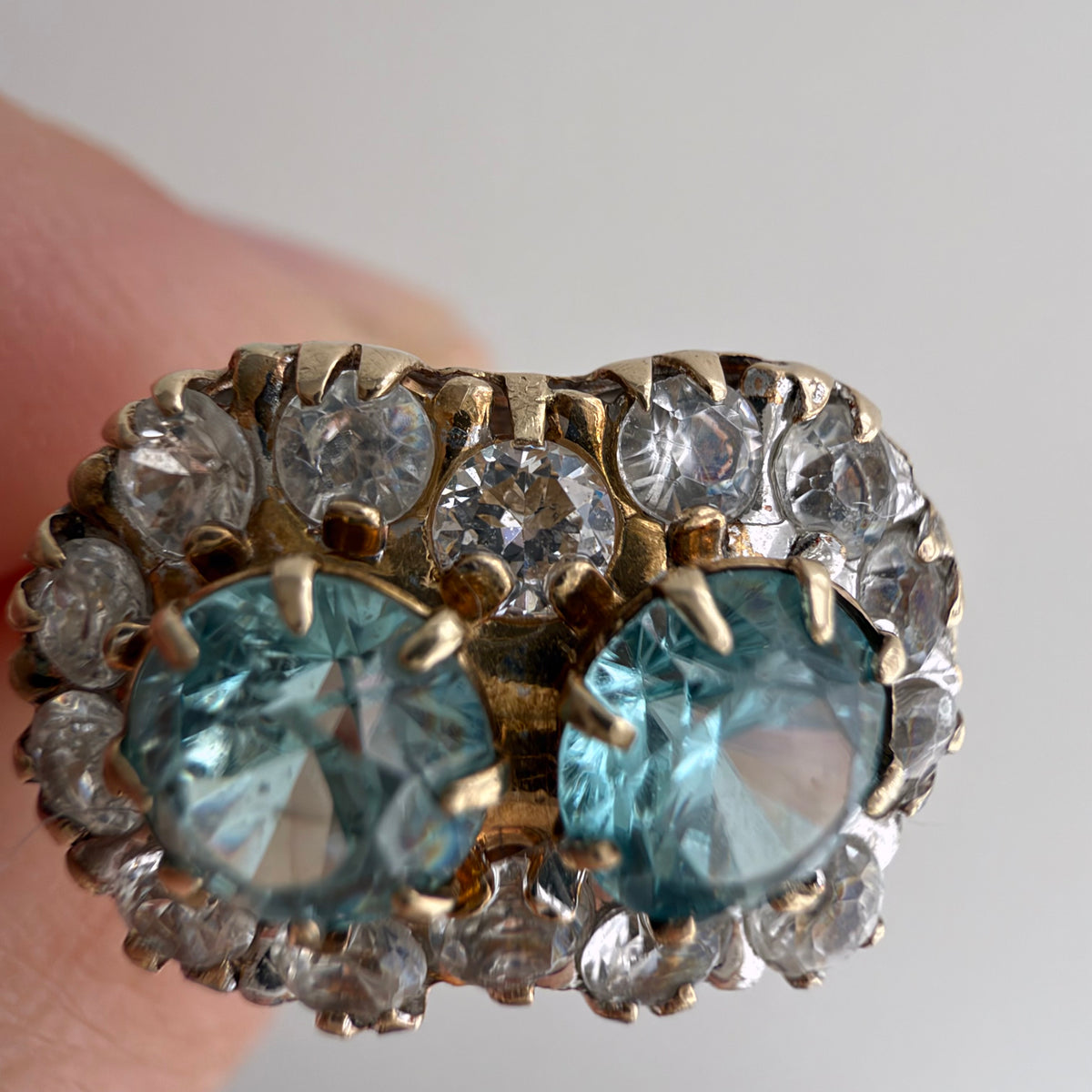 V I N T A G E // tois and mois blooms / 10k + topaz + spinel + one CZ floral ring / size 5.5