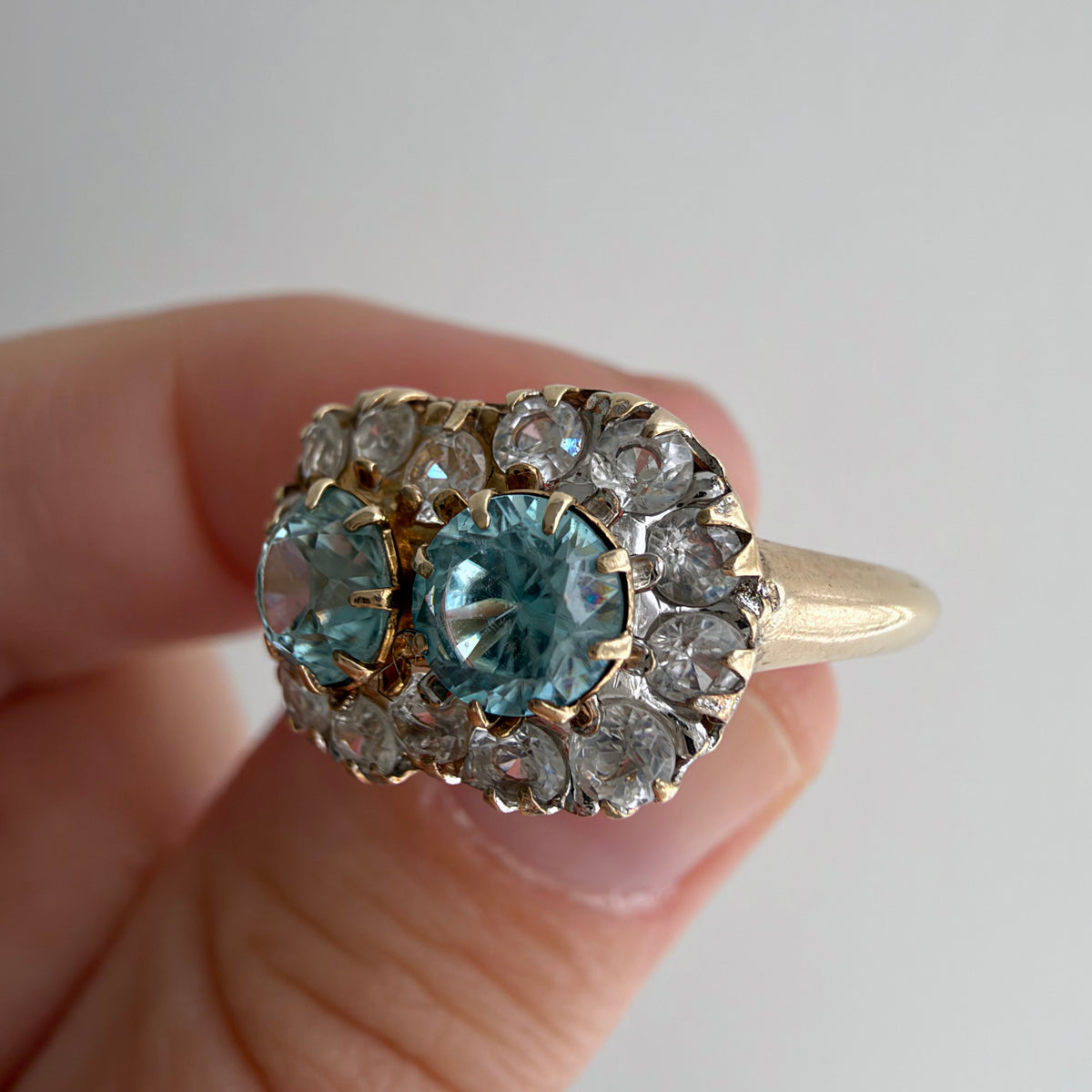 V I N T A G E // tois and mois blooms / 10k + topaz + spinel + one CZ floral ring / size 5.5