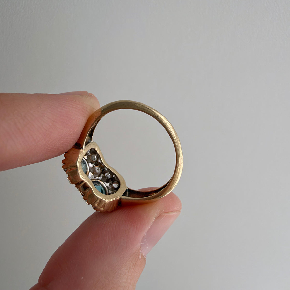 V I N T A G E // tois and mois blooms / 10k + topaz + spinel + one CZ floral ring / size 5.5