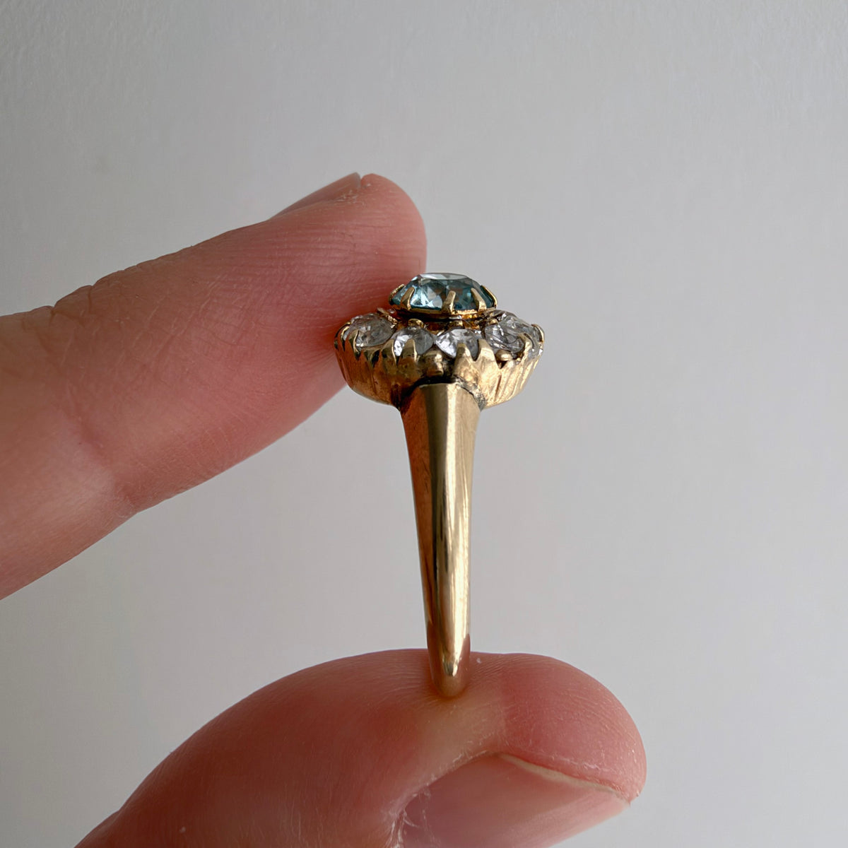 V I N T A G E // tois and mois blooms / 10k + topaz + spinel + one CZ floral ring / size 5.5