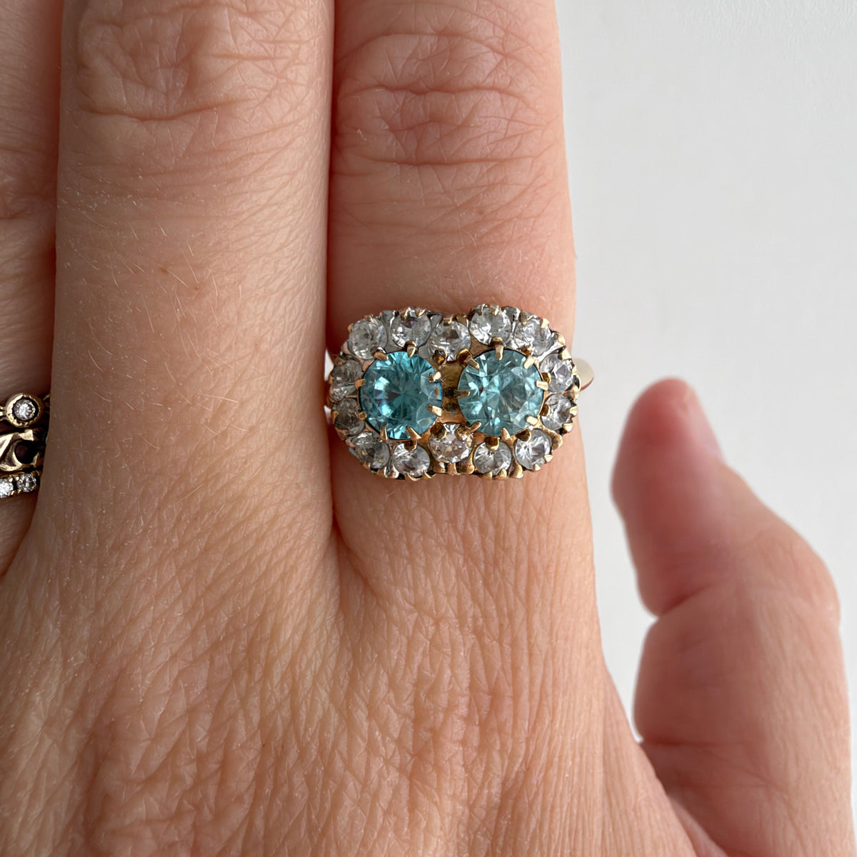 V I N T A G E // tois and mois blooms / 10k + topaz + spinel + one CZ floral ring / size 5.5
