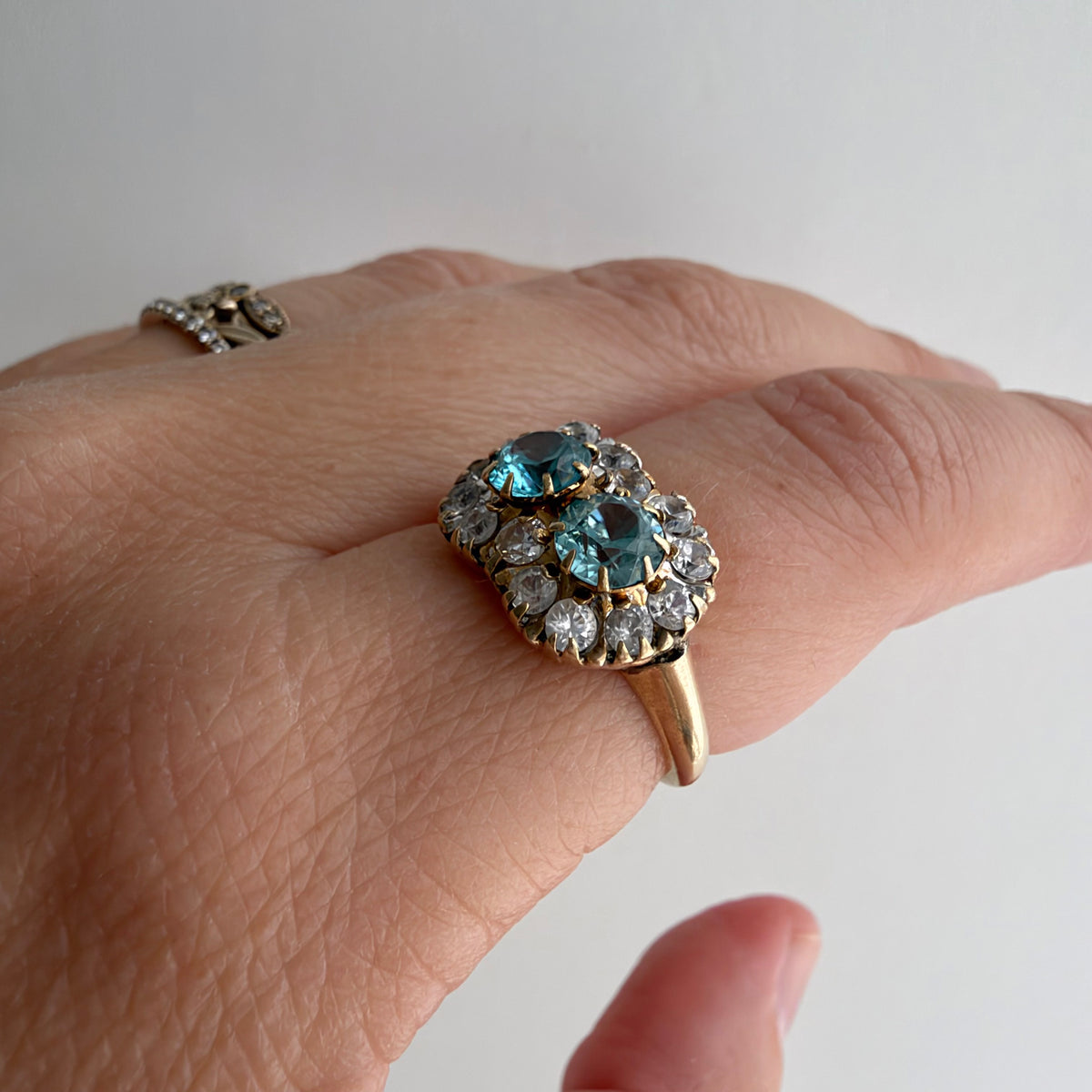 V I N T A G E // tois and mois blooms / 10k + topaz + spinel + one CZ floral ring / size 5.5