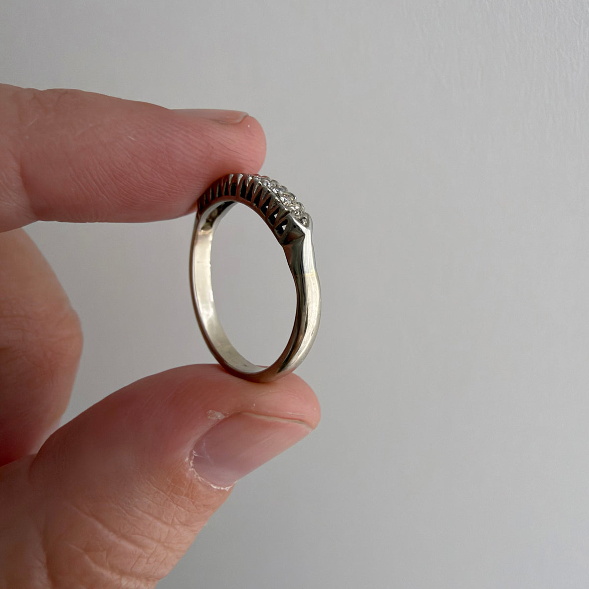 V I N T A G E // bloom and sparkle sandwich / 14k white gold nine diamond band / size 5.75