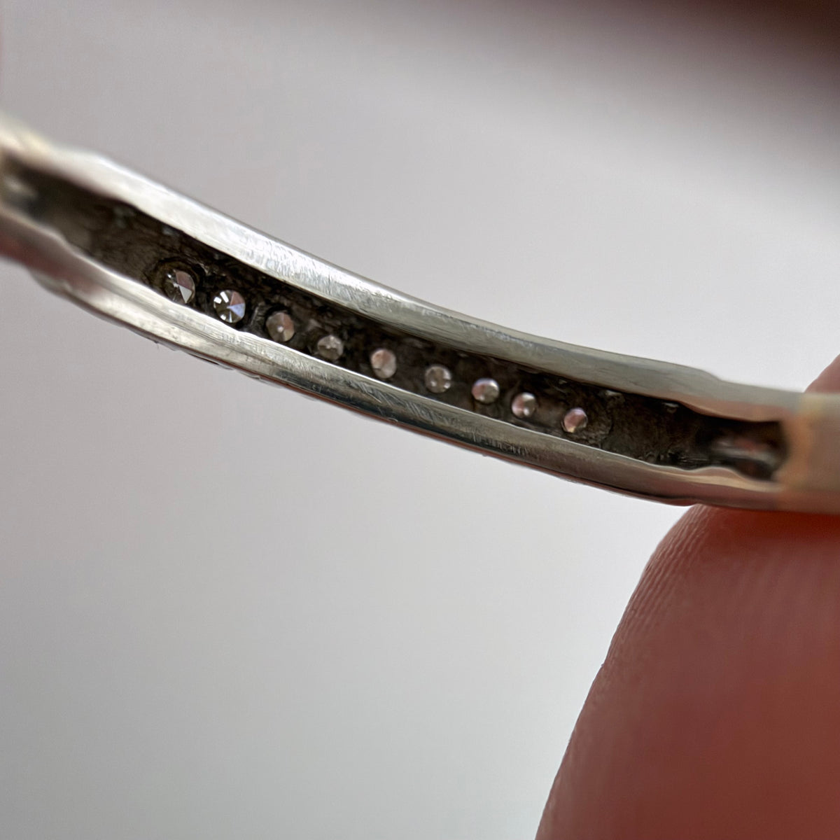 V I N T A G E // bloom and sparkle sandwich / 14k white gold nine diamond band / size 5.75