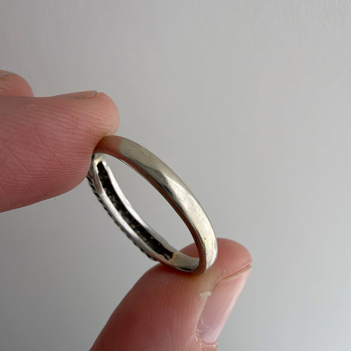 V I N T A G E // bloom and sparkle sandwich / 14k white gold nine diamond band / size 5.75