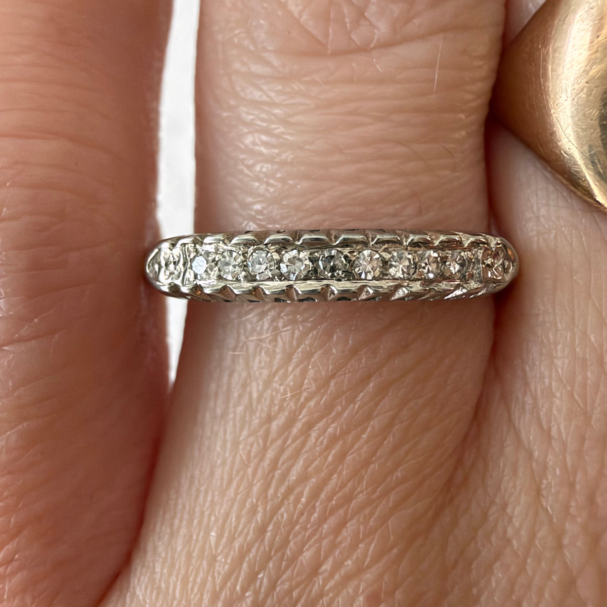 V I N T A G E // bloom and sparkle sandwich / 14k white gold nine diamond band / size 5.75