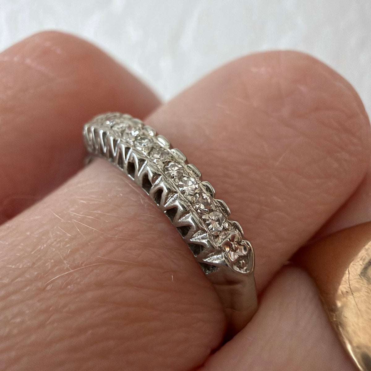 V I N T A G E // bloom and sparkle sandwich / 14k white gold nine diamond band / size 5.75