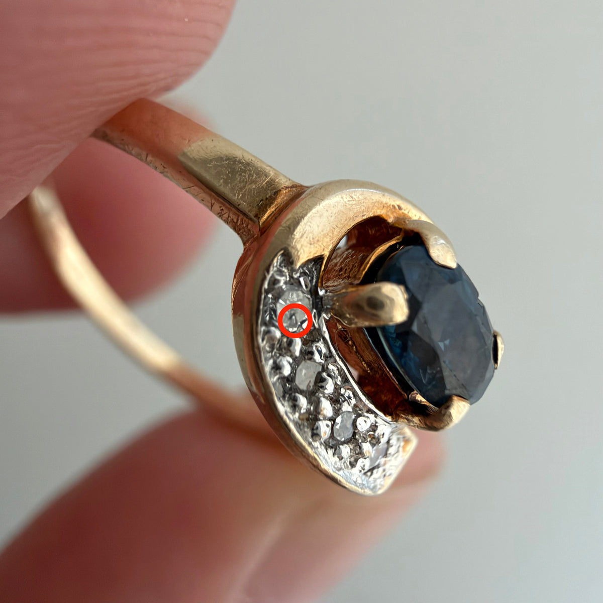 V I N T A G E // snake shape / 10k stylized snake-ish ring with topaz and diamonds / size 5.25