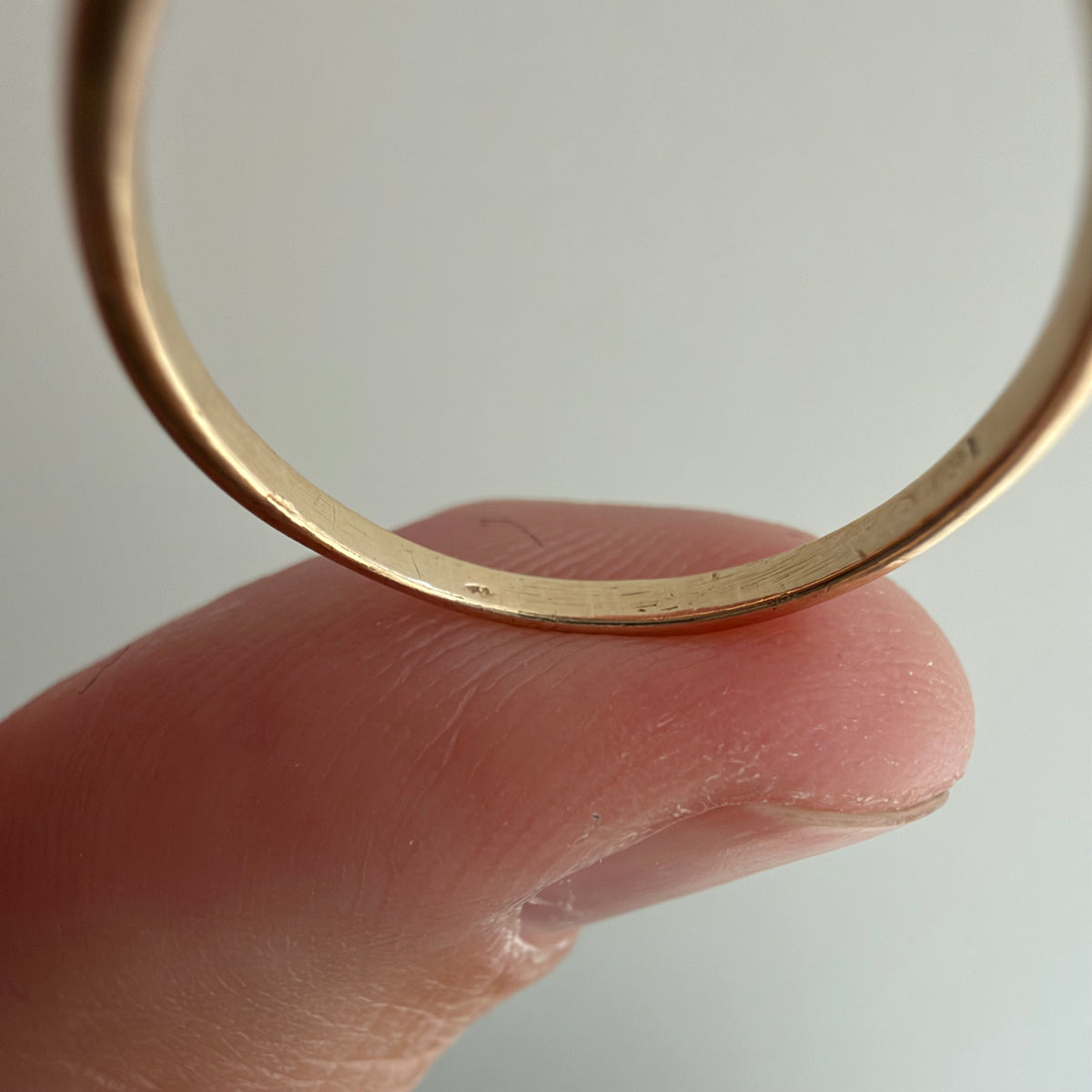 V I N T A G E // snake shape / 10k stylized snake-ish ring with topaz and diamonds / size 5.25