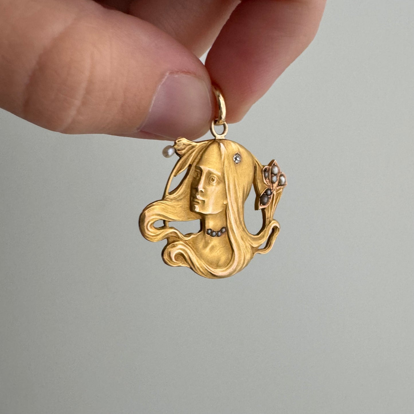 V I N T A G E // flower goddess / 14k gold goddess pendant with pearls and a diamond / a pendant