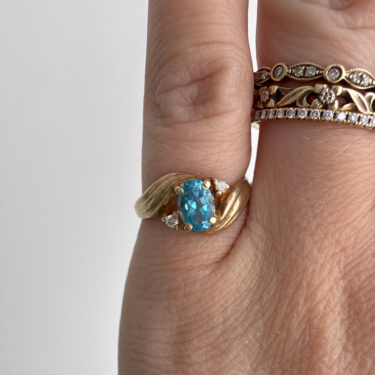 V I N T A G E // windy bypass / 10k + topaz + diamond bypass ring / size 3.5