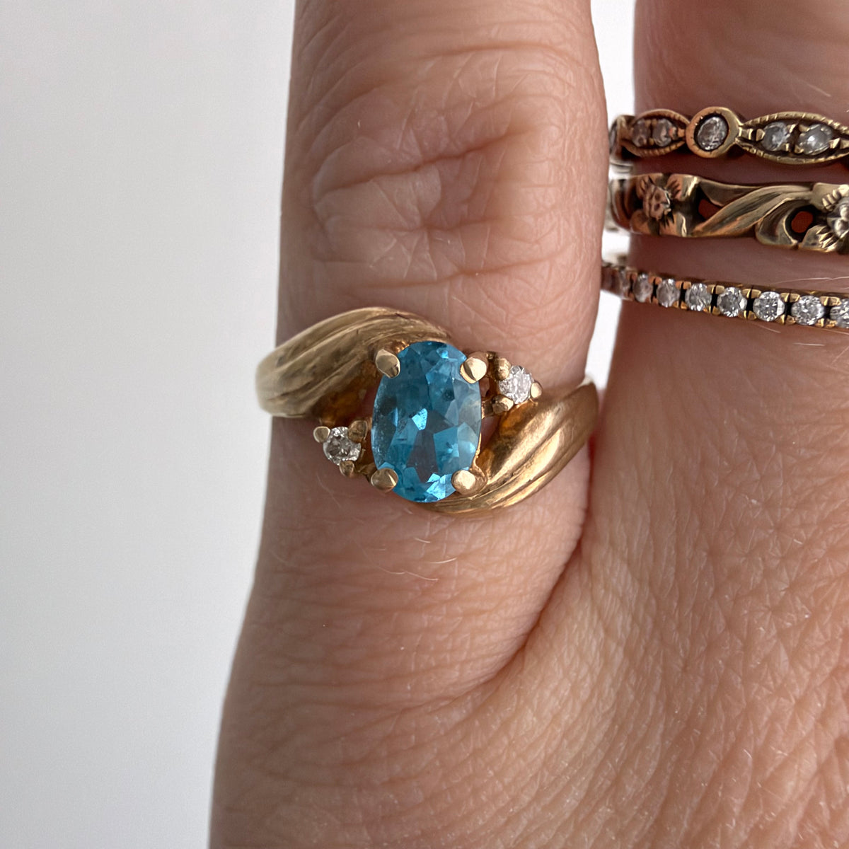 V I N T A G E // windy bypass / 10k + topaz + diamond bypass ring / size 3.5
