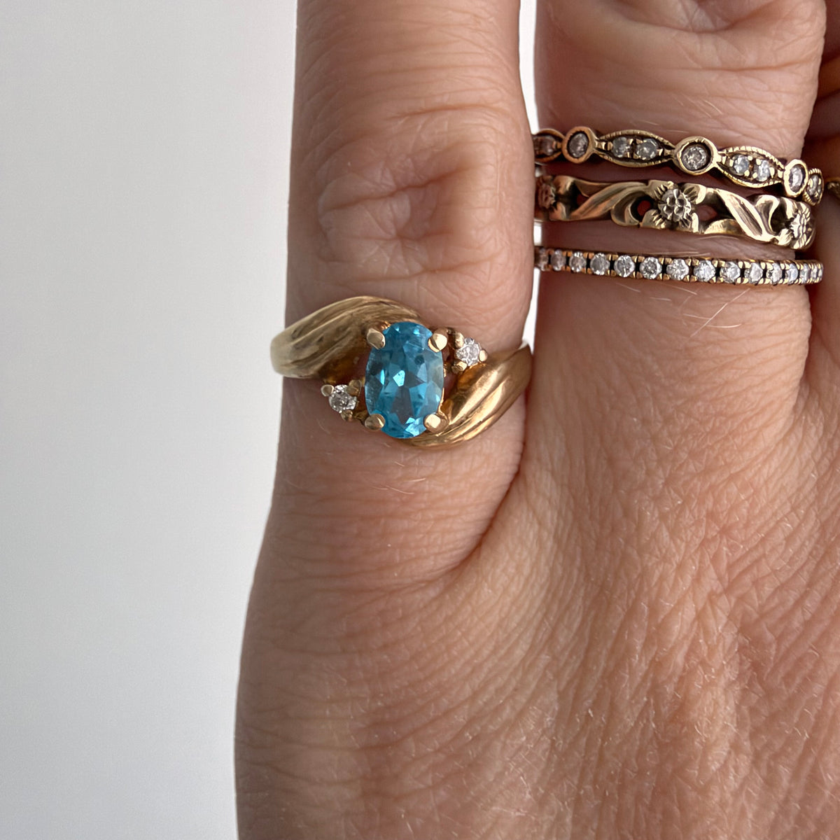 V I N T A G E // windy bypass / 10k + topaz + diamond bypass ring / size 3.5