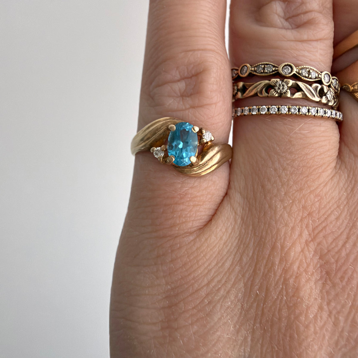 V I N T A G E // windy bypass / 10k + topaz + diamond bypass ring / size 3.5