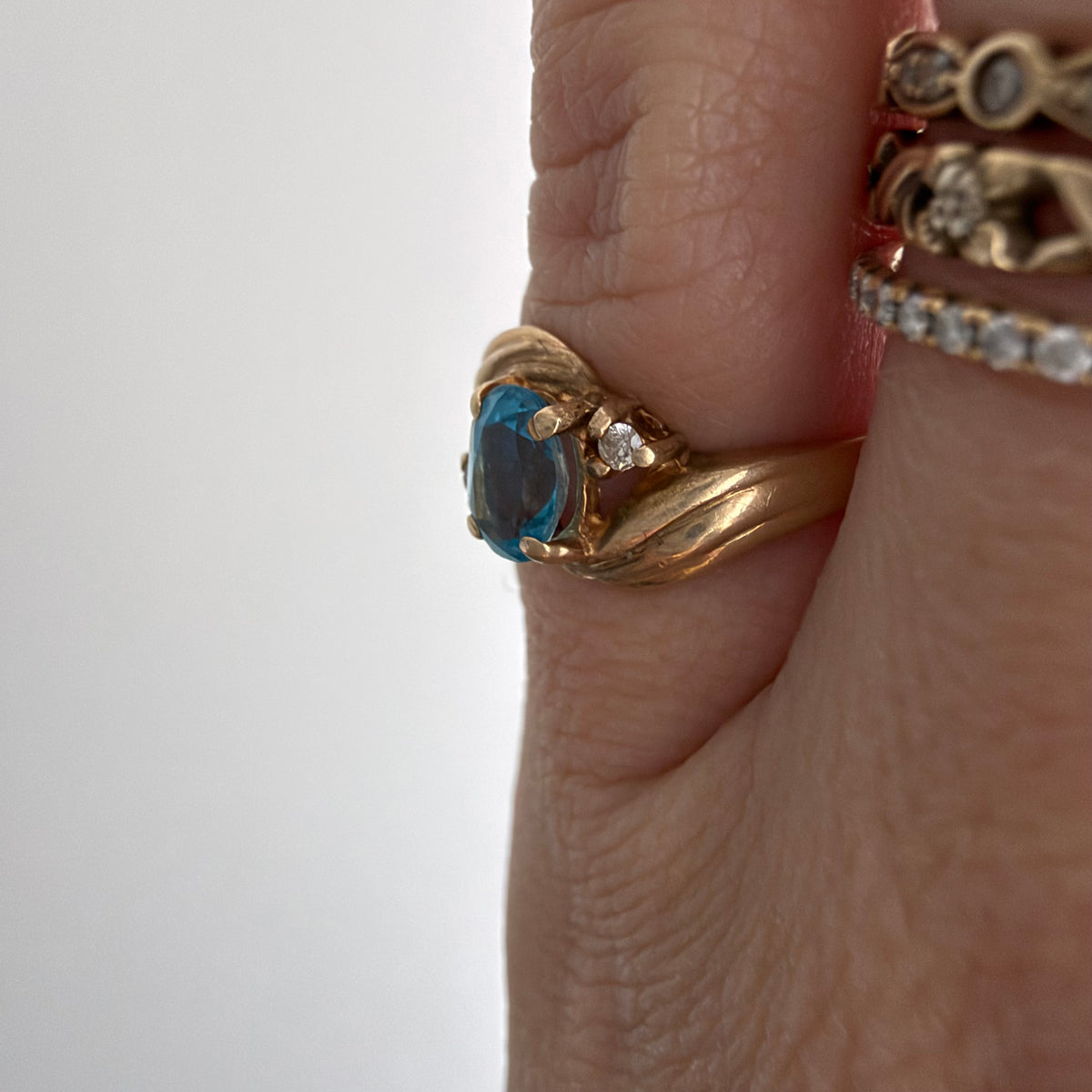 V I N T A G E // windy bypass / 10k + topaz + diamond bypass ring / size 3.5