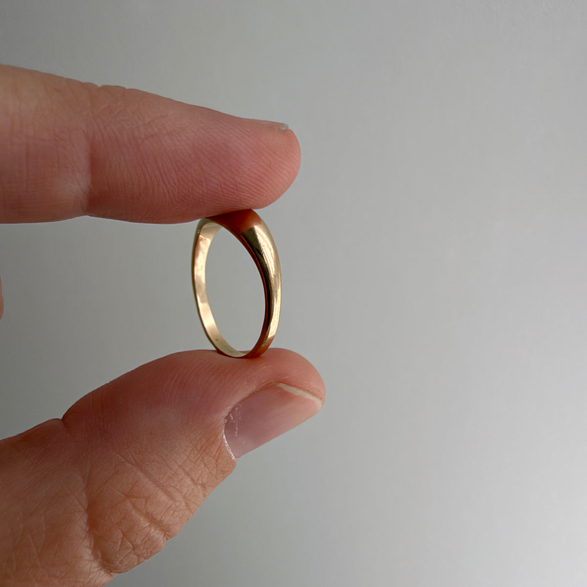 V I N T A G E // north star / 10k and diamond domed band / size 3.25