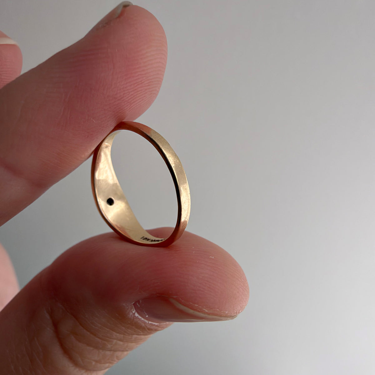 V I N T A G E // north star / 10k and diamond domed band / size 3.25
