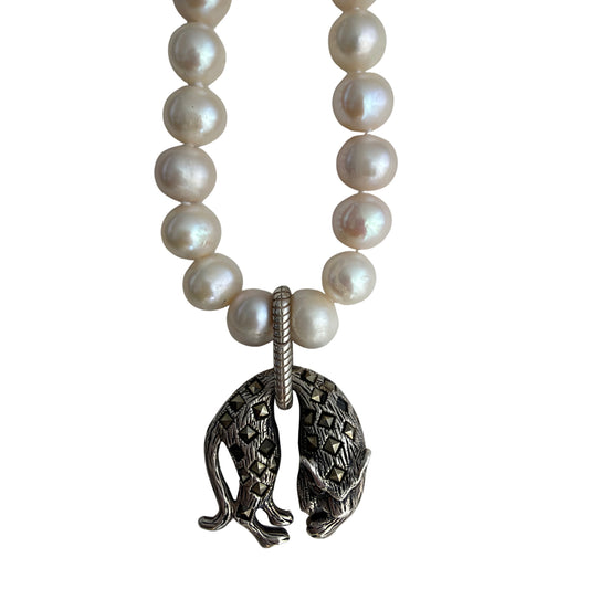 V I N T A G E // nine lives at least / pearl and leopard sterling silver necklace / 18"