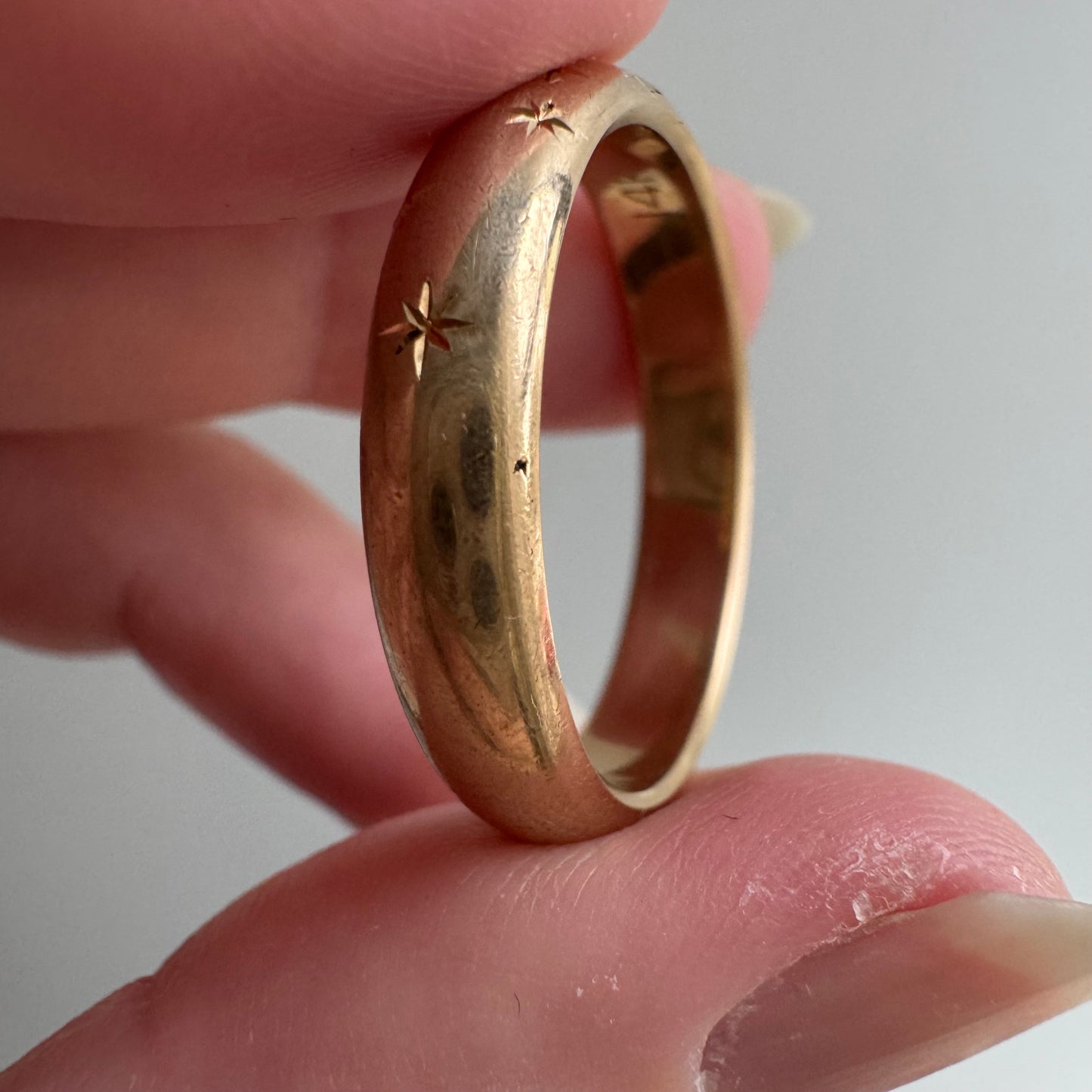 reimagined V I N T A G E // star story / 14k donut band with three new star-set diamonds and engraved starbursts / size 11 to 11.5