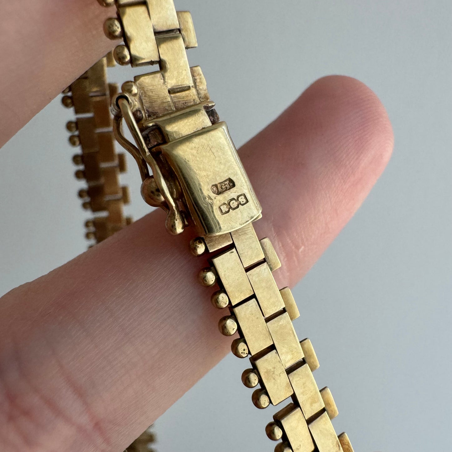V I N T A G E // 1975 Cleopatra / 9k yellow gold paneled collar necklace / 17", 20.6g