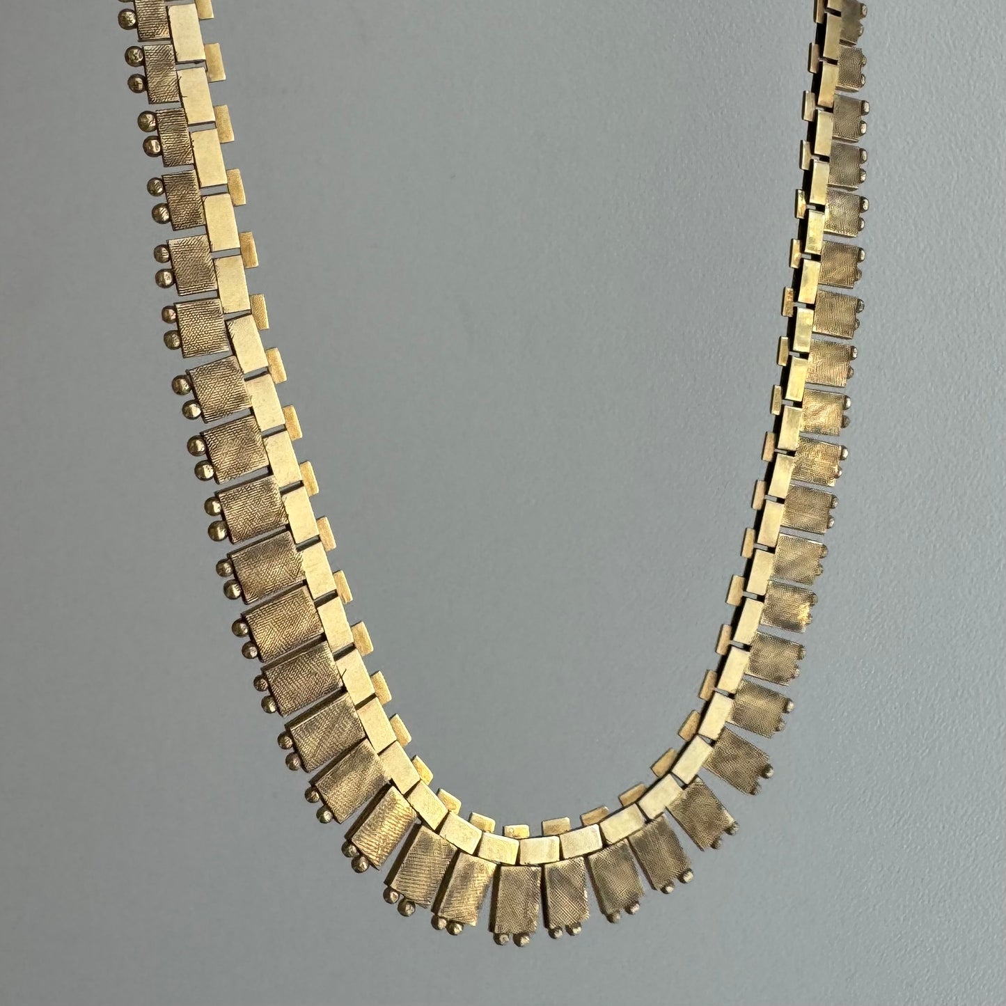 V I N T A G E // 1975 Cleopatra / 9k yellow gold paneled collar necklace / 17", 20.6g