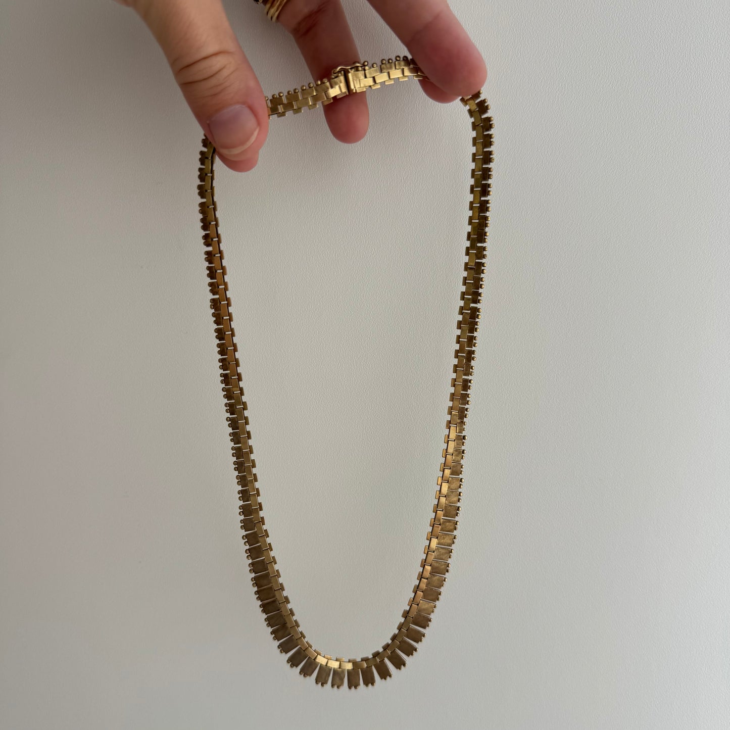 V I N T A G E // 1975 Cleopatra / 9k yellow gold paneled collar necklace / 17", 20.6g