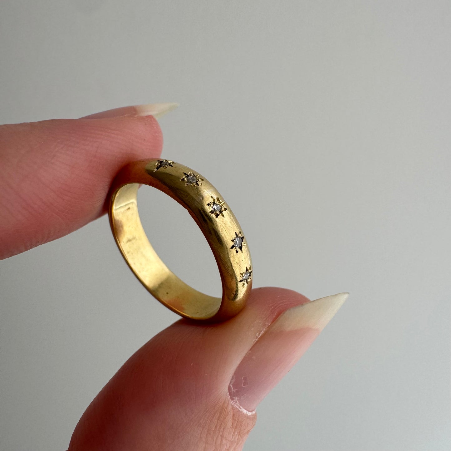 reimagined V I N T A G E // star story / 14k donut band with five new star-set diamonds / size 4
