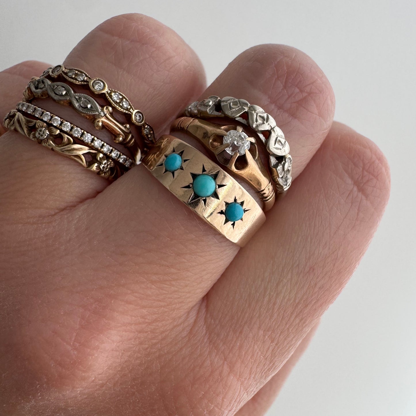 V I N T A G E // nouveau rainbow / 14k white gold curved wedding band / size 6