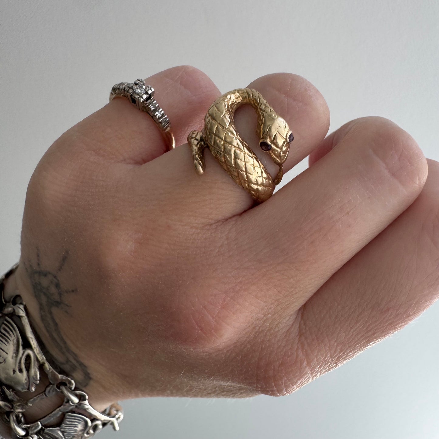 V I N T A G E // pinky promise / 14k and diamond seven stone stackable ring / size 3.5