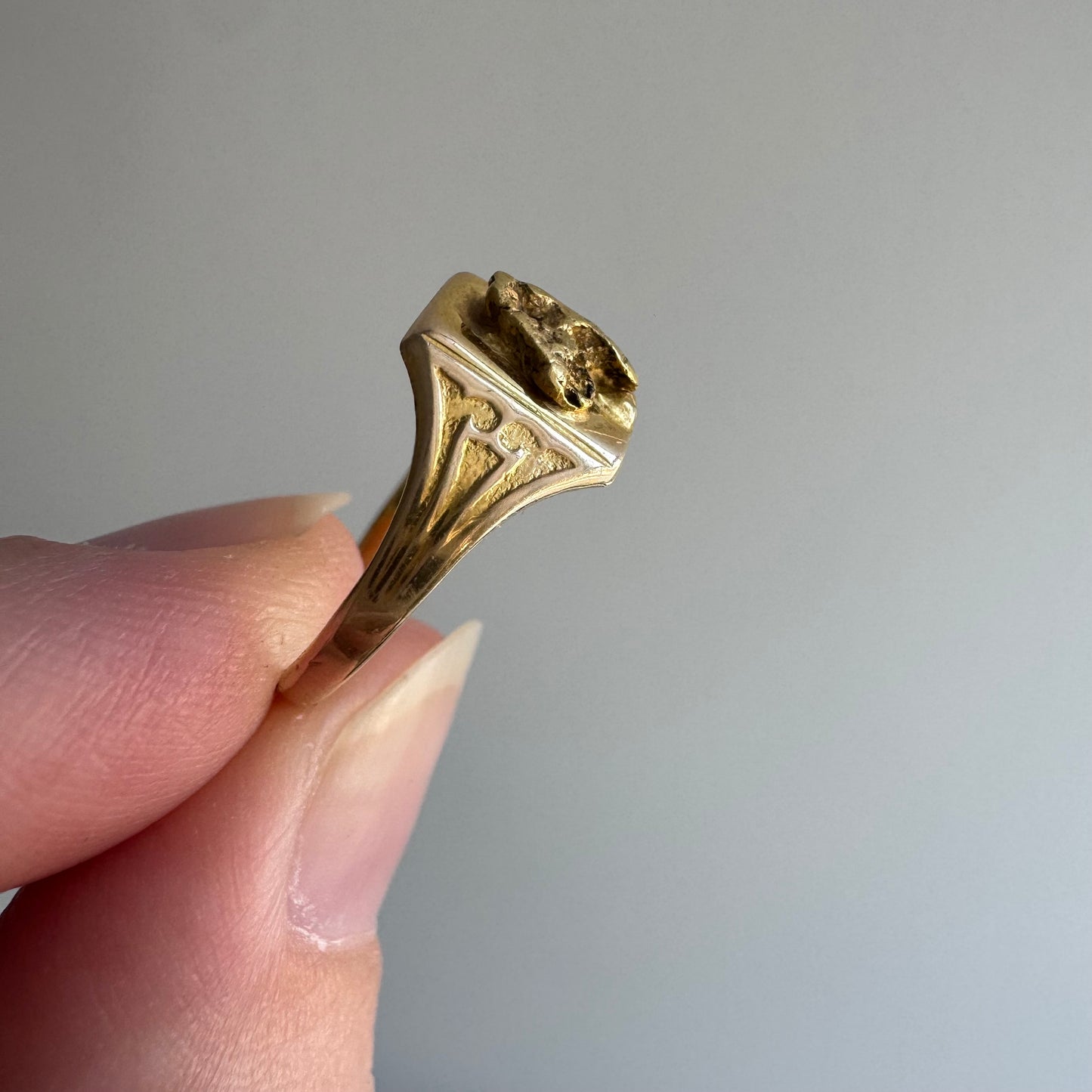 V I N T A G E // golden nugget / 14k + bloomed 22k finish gold rush era nugget signet / almost size 5