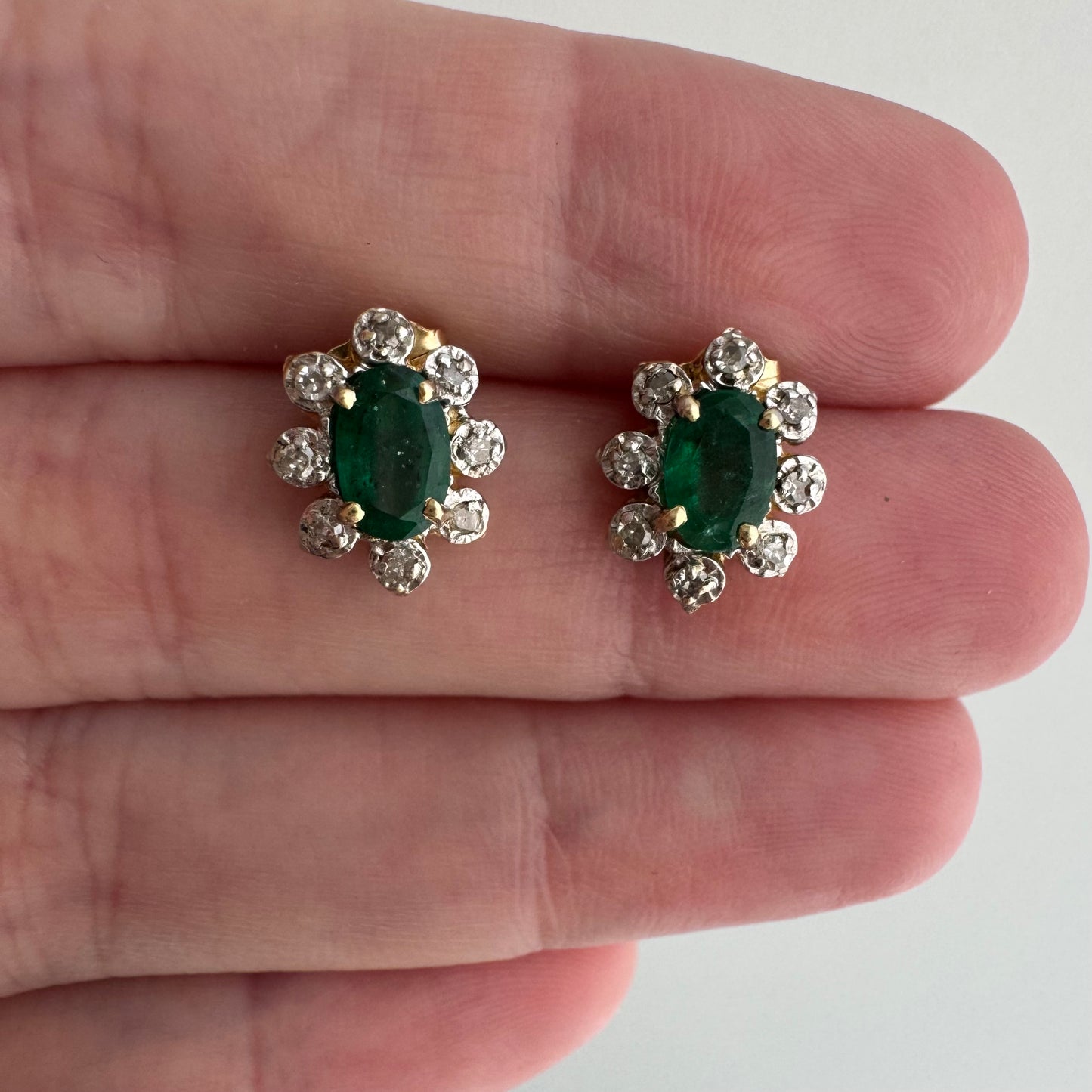 V I N T A G E // stretched daisy / 14k and emerald daisy clusters with accent diamonds / post earrings