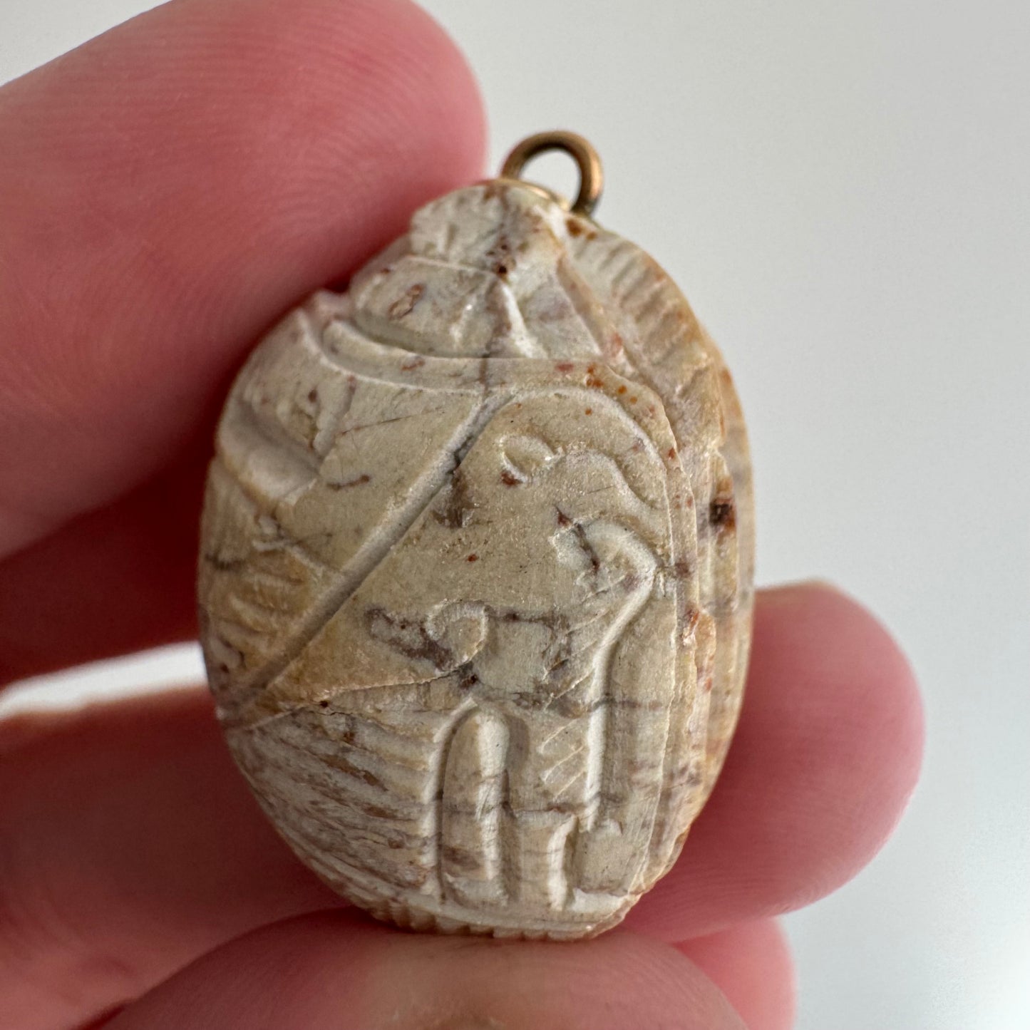 V I N T A G E // dynamic beetle / 14k and carved faience or stone scarab with maybe Horus carving / a pendant