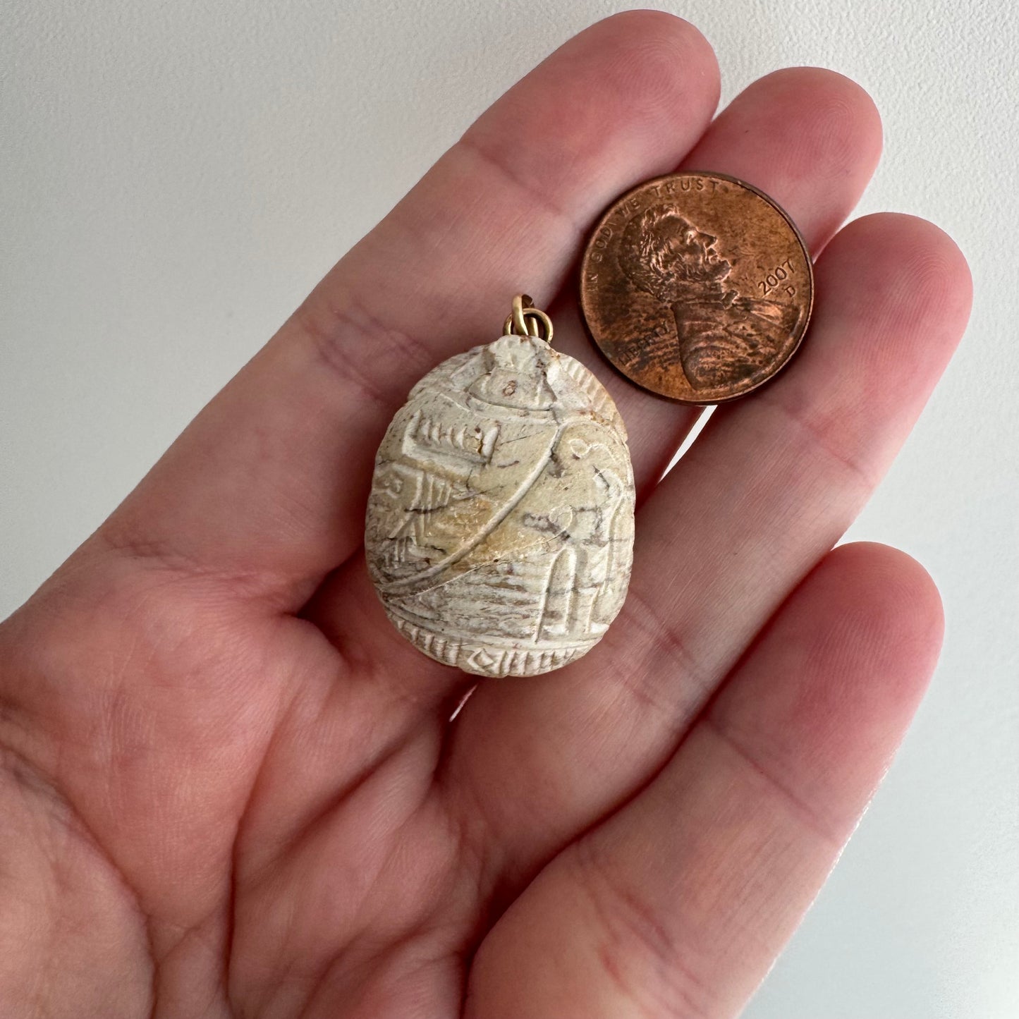 V I N T A G E // dynamic beetle / 14k and carved faience or stone scarab with maybe Horus carving / a pendant