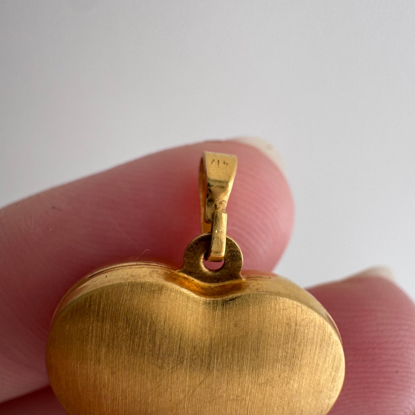 E S T A T E // forget me not love / 10k yellow gold floral embossed heart locket / a pendant